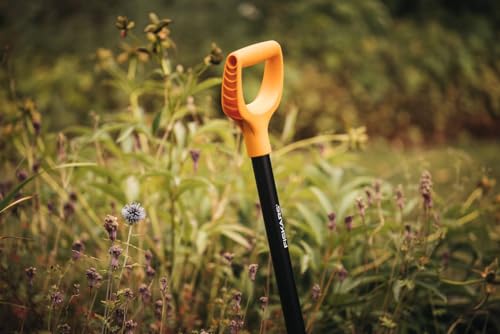 Fiskars Solid Gartenspaten, spitz, 116,6 cm, schwarz/orange